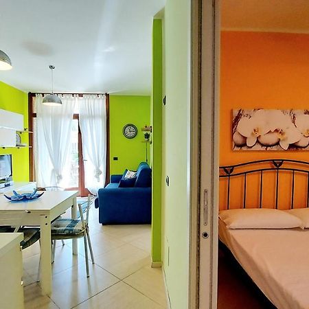 Colors Pool Apartment Bardolino Exterior photo
