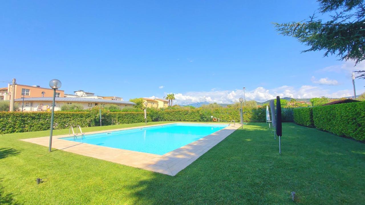 Colors Pool Apartment Bardolino Exterior photo