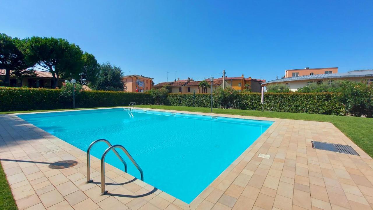 Colors Pool Apartment Bardolino Exterior photo