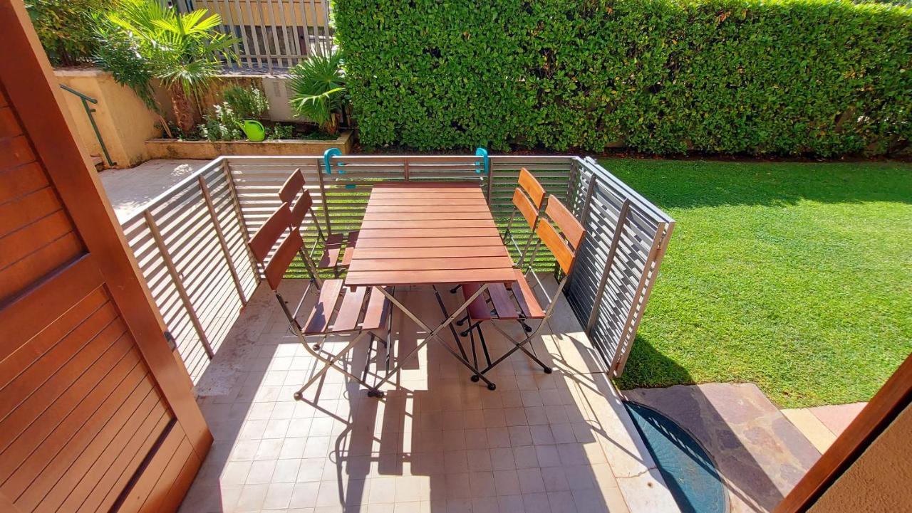 Colors Pool Apartment Bardolino Exterior photo